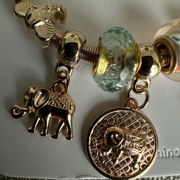 Elephant charm gold-tone bracelet - Picture 5 of 6